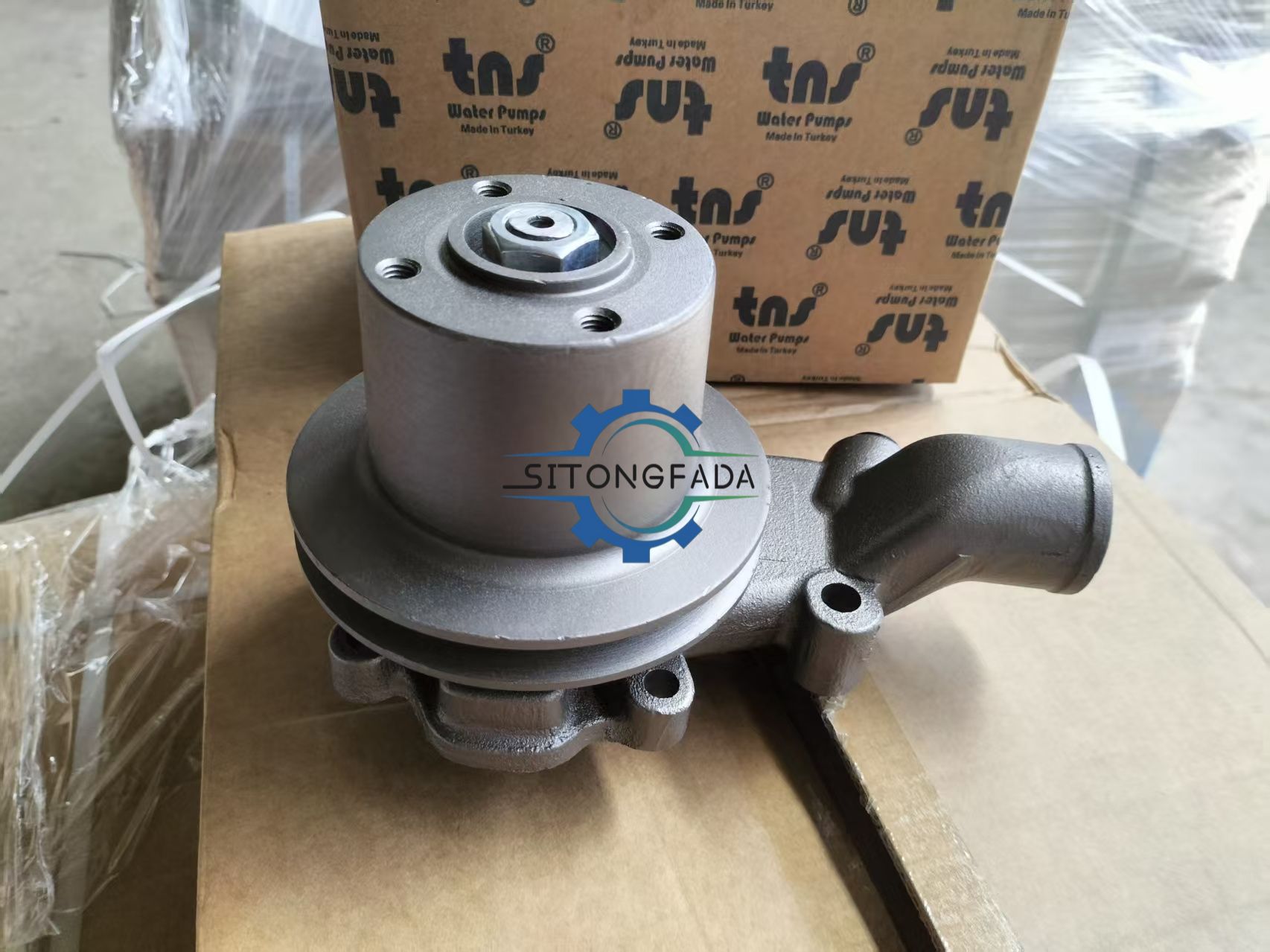 Factory Direct Cast Iron Water Pump Stable Engine Cooling Water Pump for MF Massey Ferguson Farm Tractor Agricultural Machinery Parts