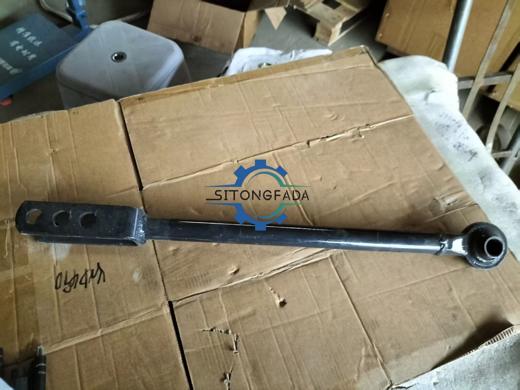 Factory Direct Black Painted Tractor Lower Link Arm Heavy Duty Spare Parts for Kubota M6040 Farm Agricultural Tractor