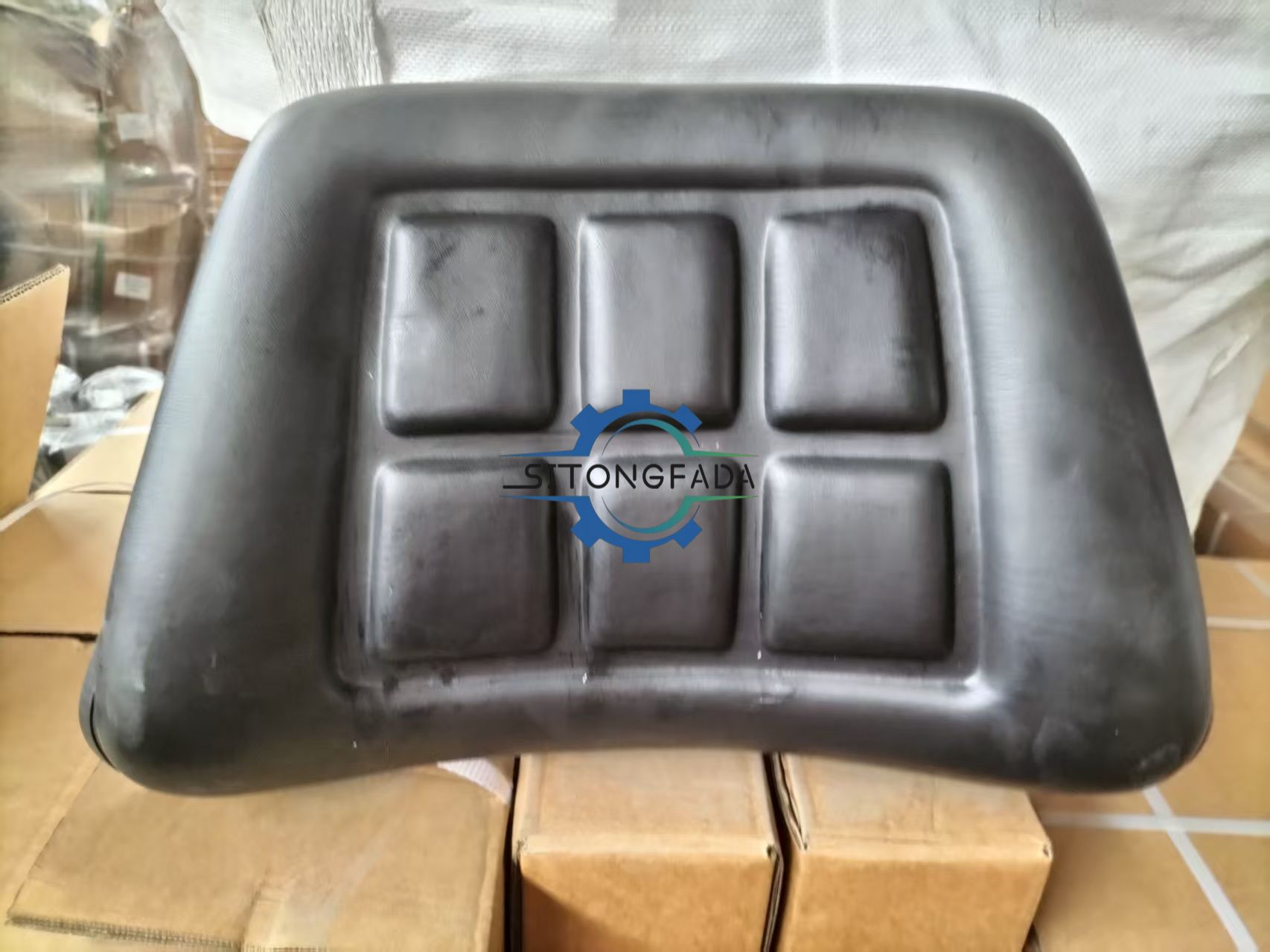 Factory Wholesale Durable Foam Seat Backrest Tractor Seat Cushion Back for Farm Agricultural Machinery Tractor Parts