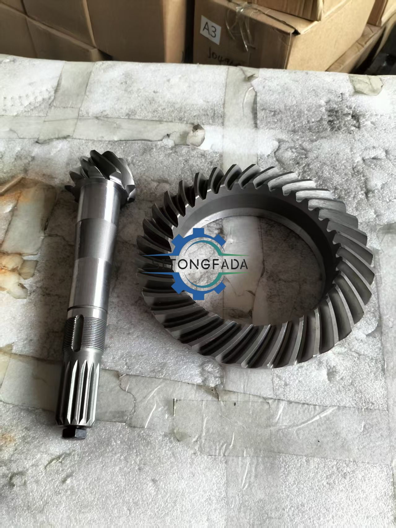 Manufacturer Direct 5164336 9T/33T Sale Heat Treated Spiral Bevel Gear Set Precision Crown Wheel Pinion for Tractor Transmission