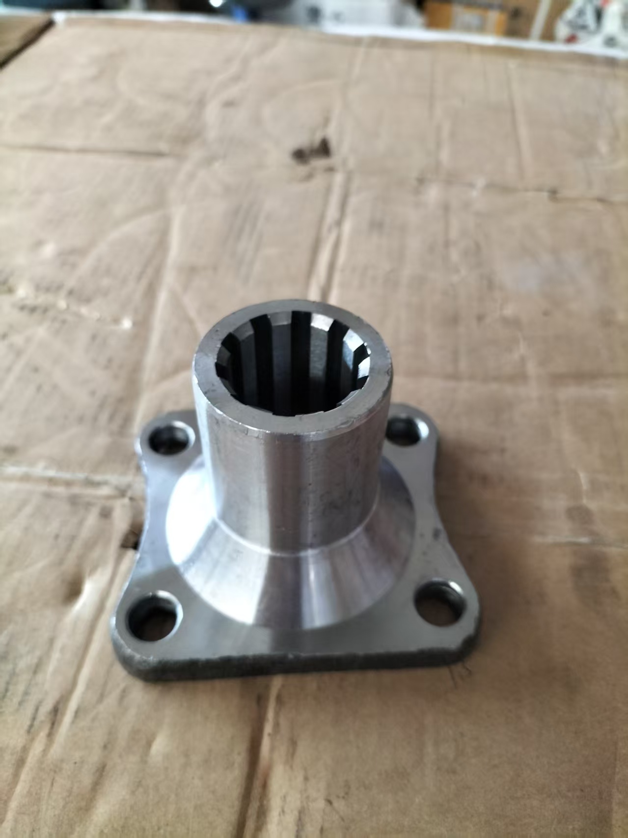 10 Internal Spline Four-Hole Flange Hub Angle Gear Replacement Spare Parts For MTZ TONYVISTA Drilling Rig Transmission Connector