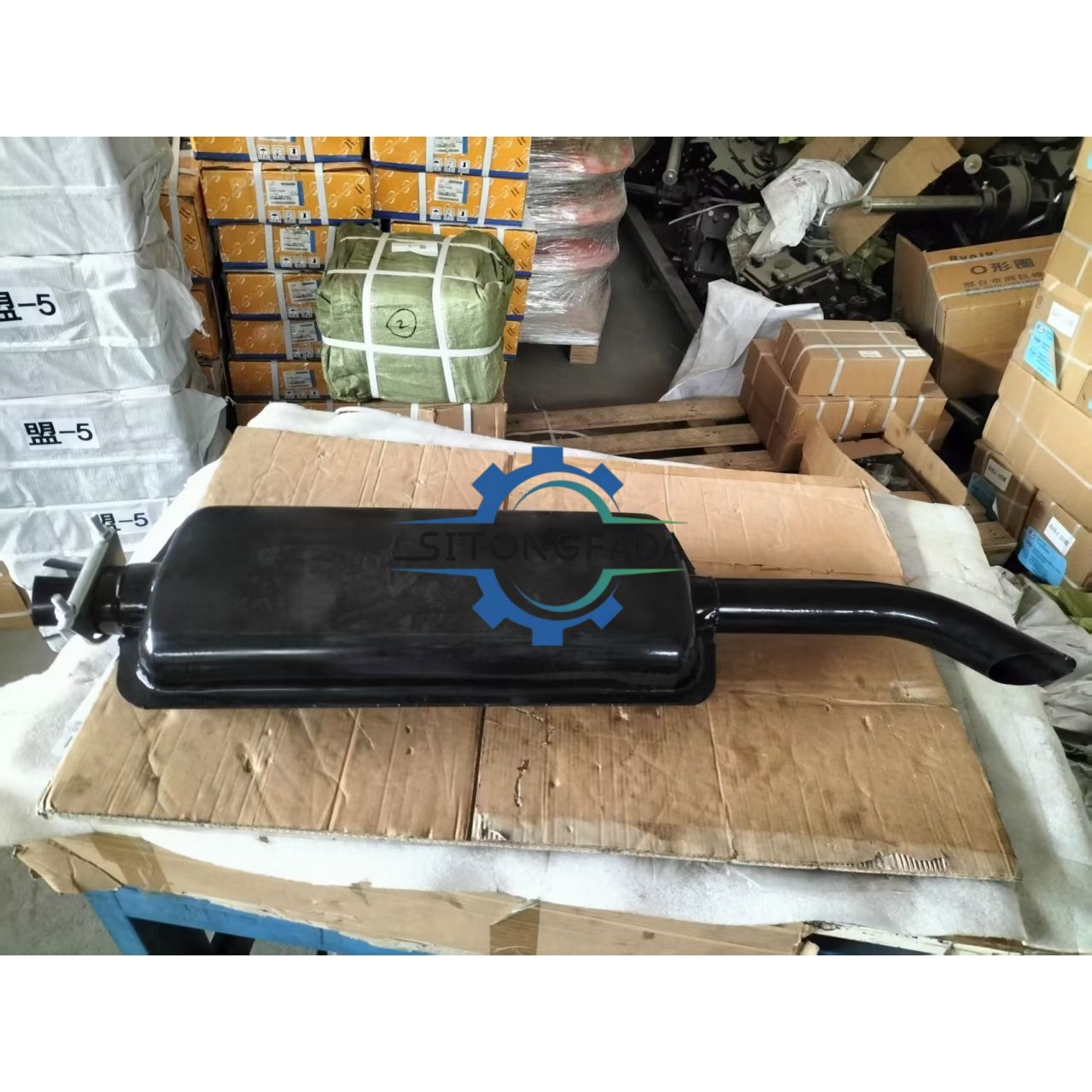 Factory Direct Short Type Exhaust Muffler Silencer Pipe for MTZ Series Farm Tractor Engine Exhaust System