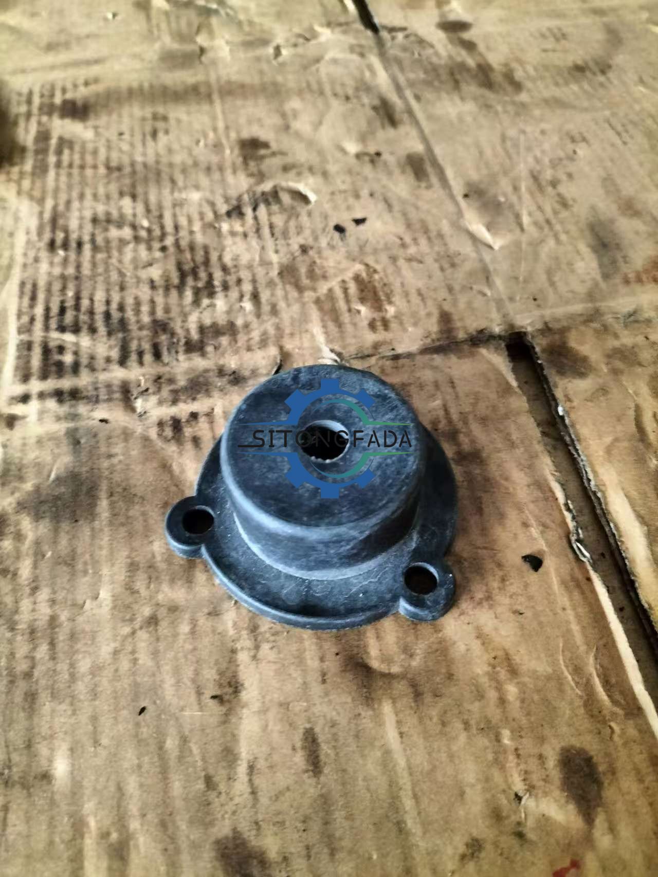 Factory Direct Anti Dust Rubber Wheel Hub Cover Wear Resistant Tractor Hub Cap for Farm Tractor Agricultural Parts