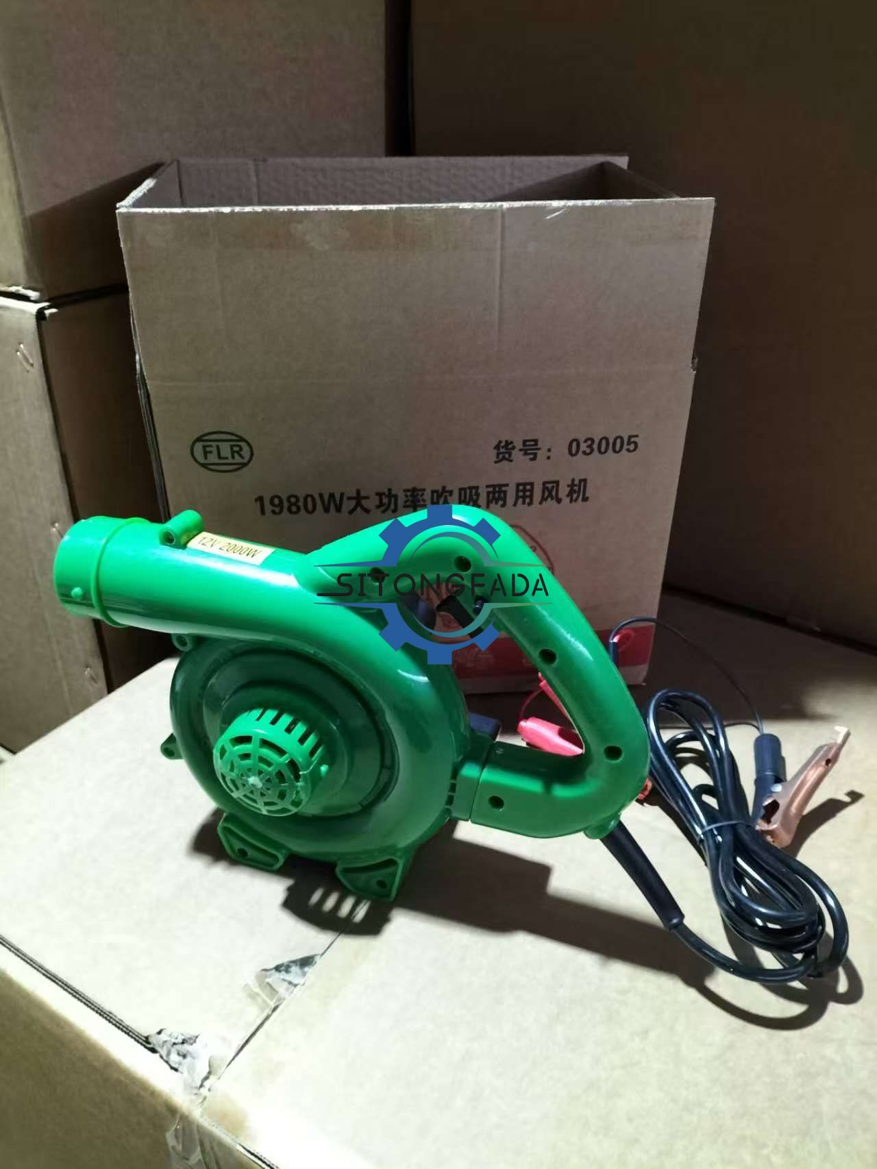 Factory Direct Portable DC Electric Air Blower Vacuum Cleaner Multi Nozzles Clip-on Dust Blower for Tractor Machinery Cleaning