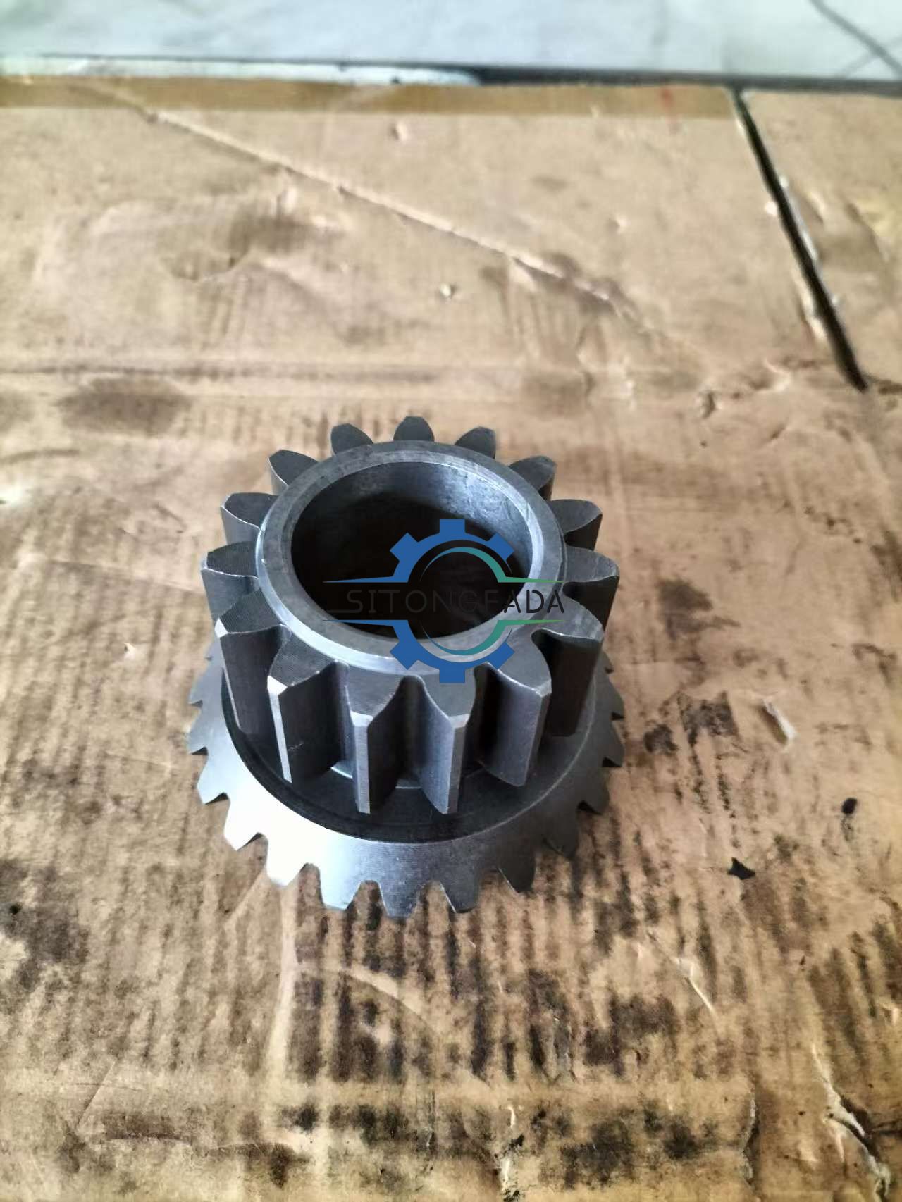 Factory Direct High Hardness Right Half Shaft Double Spur Gear Precision Machined Tractor Differential Gear for Farm Tractor