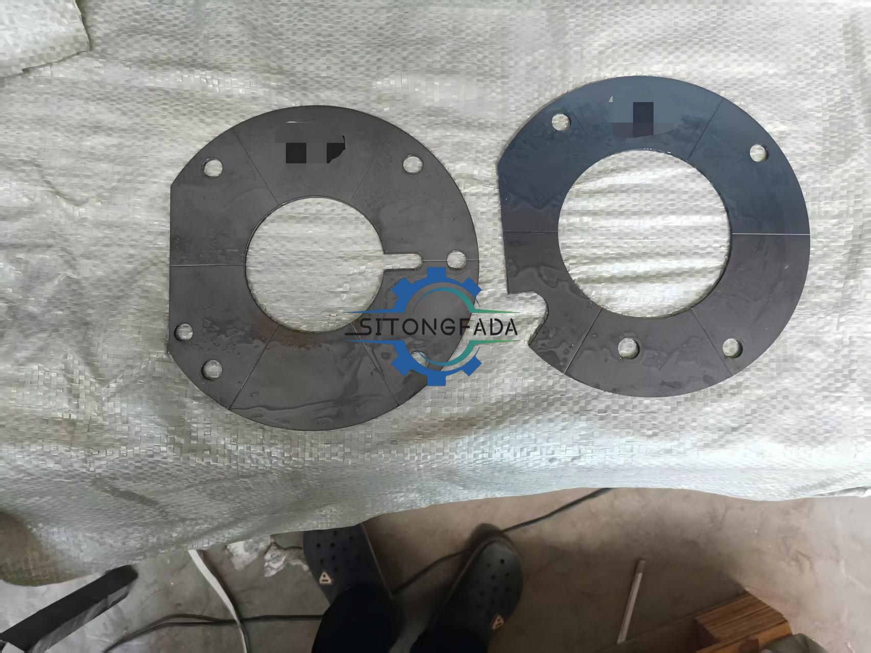 Factory Direct High Precision Laser Cutting Steel Gasket Plate Metal Flange Shim Parts for Tractor Agricultural Machinery Parts